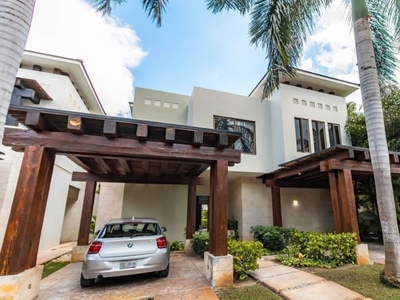 Villa en venta en privada Harmonia, Yucatán Country Club