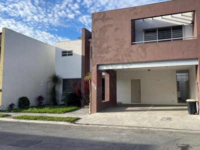 Casa en Renta en Misión Canterías: Zona Carretera Nacional