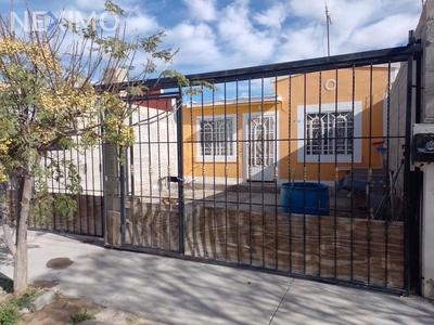 Casa en Venta de 3 recamaras, en Urbivilla del Cedro, Cd Juárez Chihuahua