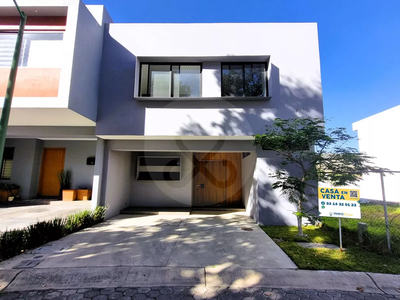 Casa En Venta En Fraccionamiento Bosque Real