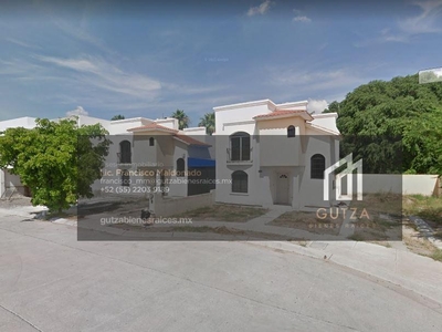 Doomos. CASA EN REMATE BANCARIO CDA MONTECARLO 299 RESIDENCIAL MONTEBELLO AHOME LOS MOCHIS SINALOA-FMM