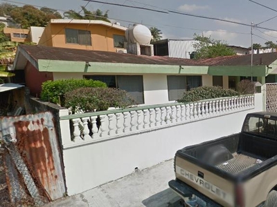 Doomos. Vendo Casa en Col. Tamaulipas, Poza Rica Veracruz-IVR