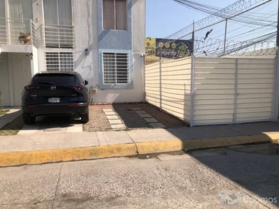 Doomos. Vendo Casa en Fraccionamiento Ceuta, La Loma, Qro.