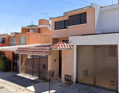 Casa En Calle Leo Jardiones De Satelite Naucalpan Estado De Mexico Gv16-di