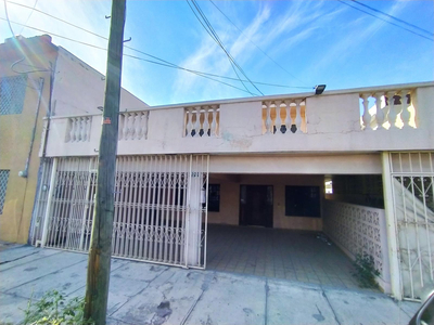 Casa En Venta En Colonia Chapultepec San Nicolas Sobre Av. Central Ideal Para Inversionistas