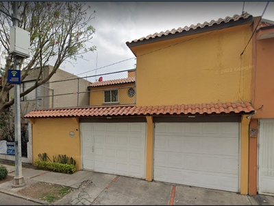 Casa En Venta En Lindavista, Gustavo A Madero: Oportunidad De Remate Bancario