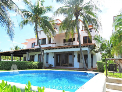 Casa En Venta, Orilla Del Mar, 4 Recámaras, Amueblada, Piscina, Zona Hotelera, Cancún