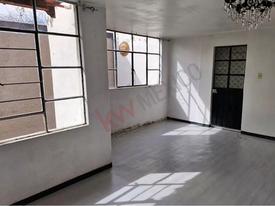 ¡oportunidad Única! Casa En Venta En La Codiciada Avenida E