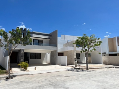 Casa En Venta En El Norte De Mérida En Privada- Entrega Inmediata