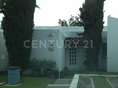 Casa en Venta con Alberca Privada , Col.Colinas de Santa Fe, Xochitepec, Morelos