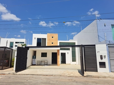 Doomos. Casa en venta en Montebello en Mérida,Yucatán
