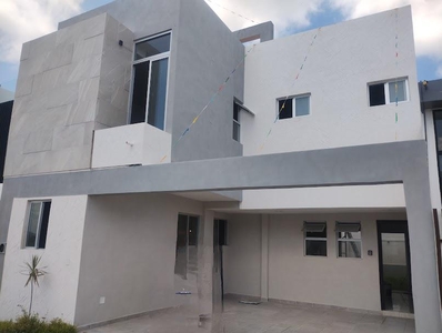 Doomos. Casa en Venta en Veracruz, Fracc. Lomas de la Rioja, Riviera Veracruzana