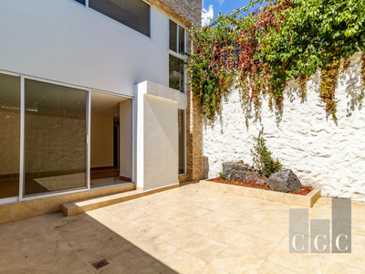 Casa En Condominio En Fuentes Del Pedregal Con Alberca Y Jar