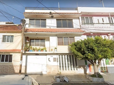 Casa en venta C. Quince 124, Mz 018, Las Aguilas, 57900 Nezahualcóyotl, Méx., México