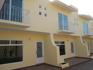 Casa divina en condominio nuevo