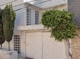 Casa en venta Calle Gaviota 143, Mz 001, Benito Juárez, Ciudad Nezahualcóyotl, Estado De México, México