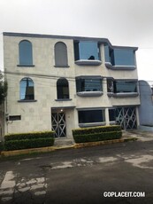 Renta de Casa - Edificio con penthouse en Toluca, Estado de México