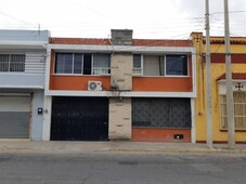 PROPIEDAD C/DPTOS BARRIO SANTIAGO