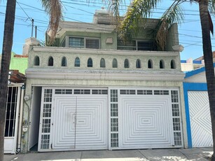 Doomos. Casa en Fraccionamiento Educación Álamos, Aguascalientes