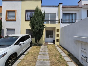 Doomos. Casa en venta en fracc. bosques de cantabria cuenta con 3 habitaciones se acepta credito infonavit.