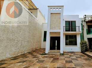 Doomos. CASA EN VENTA EN QUINTAS LOS NARANJOS - Equipamiento superior - León Guanajuato