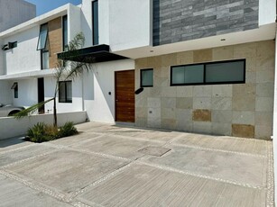 Doomos. Casa nueva en venta en San Isidro Juriquilla