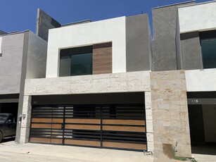 Renta De Casa Nueva En Residencial Alina, Zona Carretera Nacional, Monterrey