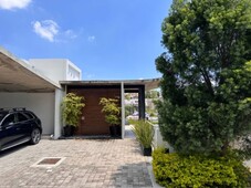 MODERNA CASA EN VENTA EN LOMAS ALTAS