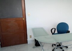 1 cuarto, 10 m renta bonita oficina con muebles a buen precio