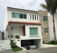 casa en venta solares coto 2, estudio en pb y sotano