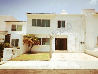 Casa Amueblada En Renta Centro Sur, Querétaro, Qro.