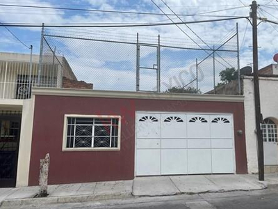 Casa Con Uso De Suelo Comercial En Venta Cerca Transito