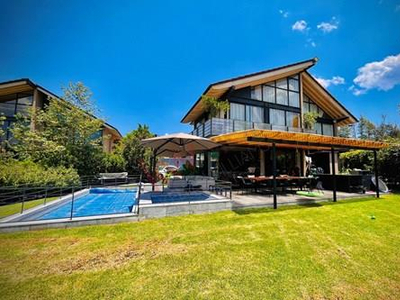 Casa En Venta Con Vista A Las Montañas En Valle De Bravo