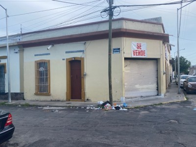 Casa En Venta Y Un Local En Colonia Moderna Guadalajara