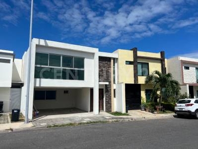 CASA EN LOMAS DE LA RIOJA, CLUSTER PINTORES (Riviera veracruzana)