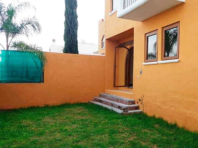 CASA EN RENTA EN LOMAS DEL BOSQUE TRES MARIAS