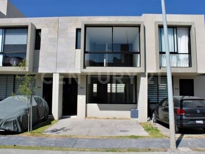 Casa en VENTA en Valle Imperial, Zapopan, Jalisco.