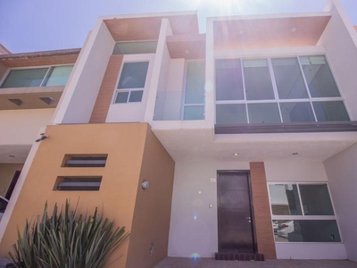 Casas en renta - 133m2 - 3 recámaras - Solares Residencial - $20,500