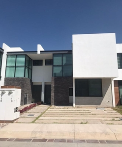 Casas en renta - 140m2 - 3 recámaras - Alcazar - $15,000