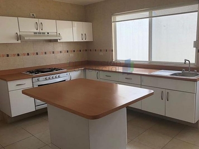 Casa en renta en privada de 5 casas en Juriquilla