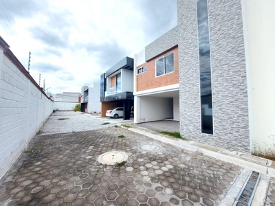 SE VENDE HERMOSA CASA EN FORJADORES POR ARBORETO Y PLAZA SAN DIEGO EN PUEBLA