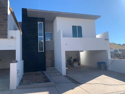 Casas en venta - 261m2 - 3 recámaras - Chihuahua - $5,500,000