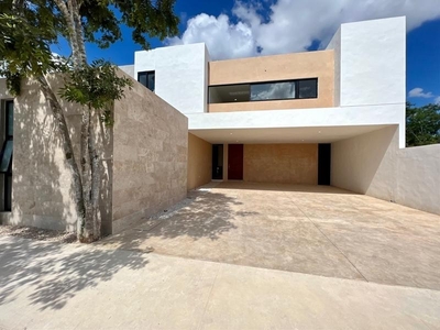 Casas en venta - 420m2 - 4 recámaras - Merida - $4,700,000