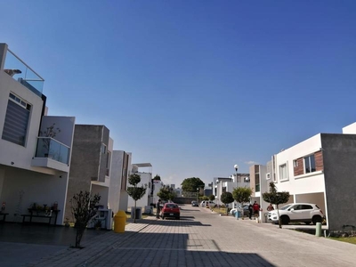 Casas en venta - 90m2 - 4 recámaras - Juan C. Bonilla - $1,835,000