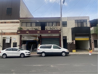 CASA EN VENTA CON 3 LOCALES COMERCIALES EN COL OBLATOS POR MEDRANO