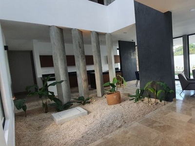 Casa 3 recámaras en privada en Conkal con amplios espacios en Privada Tamora.