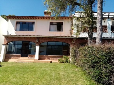 CASA EN EN VENTA 4 RECAMARAS CLUB DE GOLF TEQUISQUIAPAN