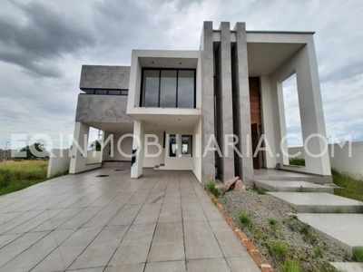 CASA EN VENTA EL MOLINO LEÓN GTO VISTA AL CAMPO DE GOLF Y PARQUE METROPOLITANO