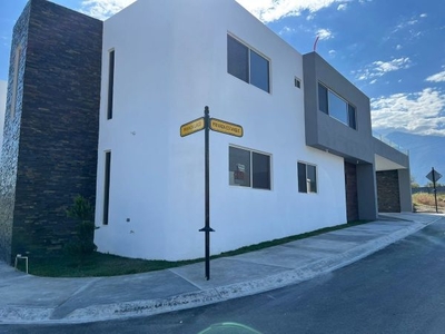 CASA EN VENTA EN AMORADA RESIDENCIAL