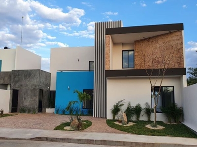Casa en venta en Cholul-Conkal, Mérida, con balcon